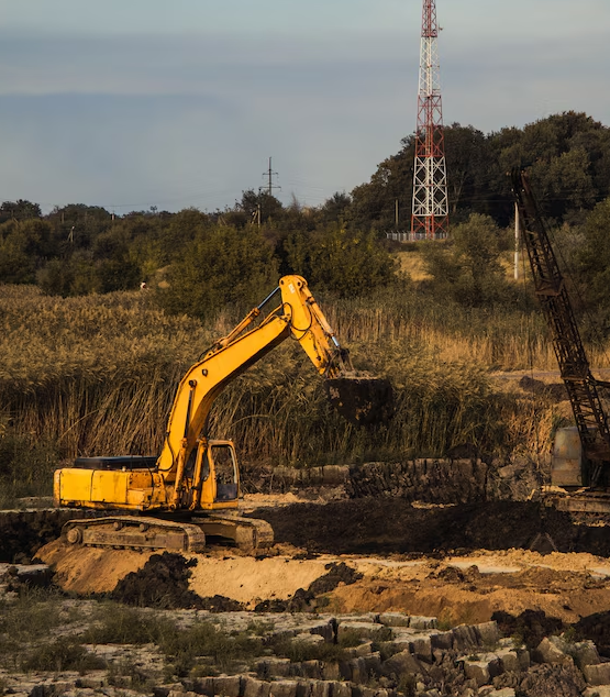 Setlhoa Engineering team working on a project